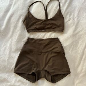 Set Active Airluxe Breathe Y Strap Bra and Mini Shorts Truffle Set Limited